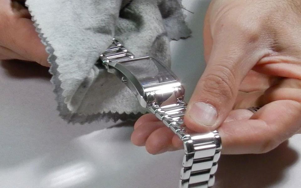 Professional watch cleaning and polishing from Zyvrona